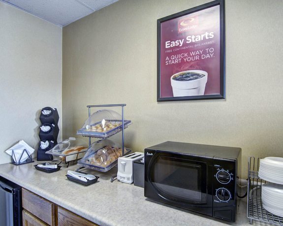 Imagen del bar/restaurante del Hotel Econo Lodge Wytheville I-77 and I-81. Foto 8