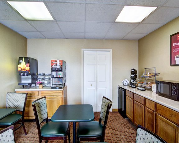 Imagen del bar/restaurante del Hotel Econo Lodge Wytheville I-77 and I-81. Foto 9