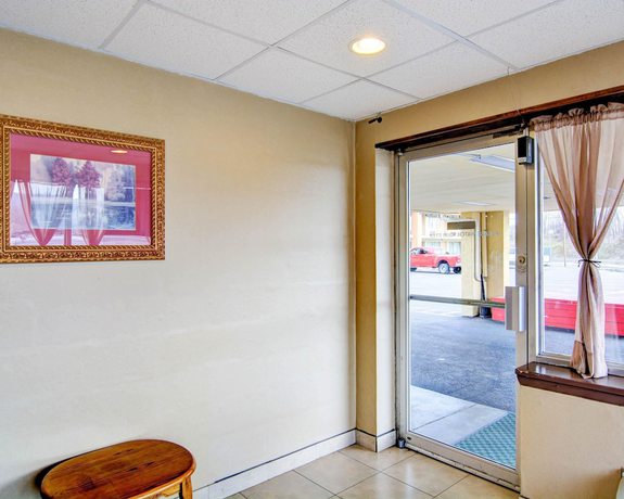 Imagen de los interiores del Hotel Econo Lodge Wytheville I-77 and I-81. Foto 20