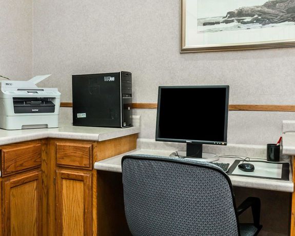 Imagen de los interiores del Hotel Econo Lodge and Suites, Grand Rapids. Foto 19