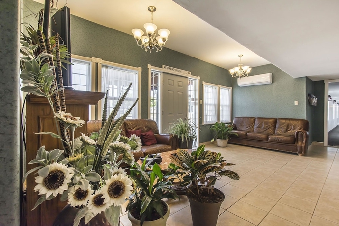 Imagen de los interiores del Hotel Econo Lodge and Suites Saint John. Foto 15