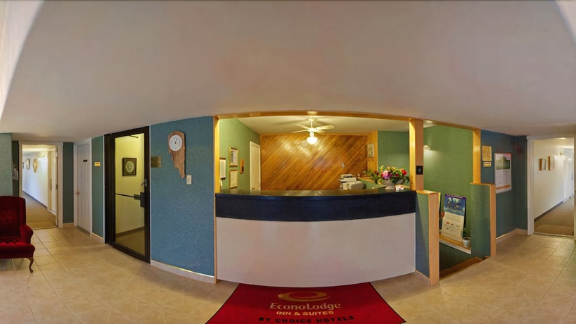 Imagen de los interiores del Hotel Econo Lodge and Suites Saint John. Foto 19
