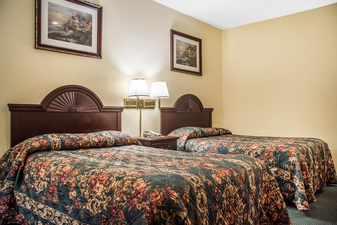 Imagen de la habitación del Hotel Econo Lodge and Suites, Syracuse. Foto 8