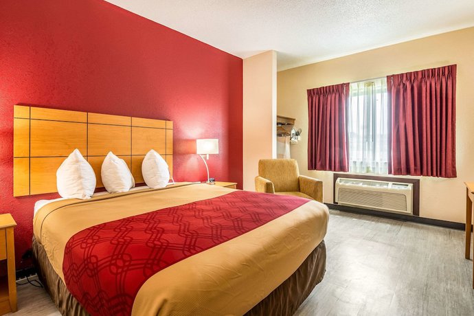 Imagen de la habitación del Hotel Econo Lodge at Wanamaker. Foto 11