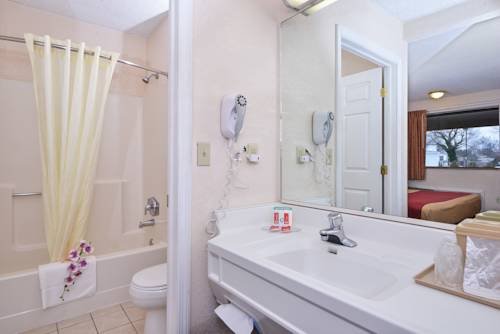 Imagen de la habitación del Hotel Econolodge Bellmawr. Foto 14