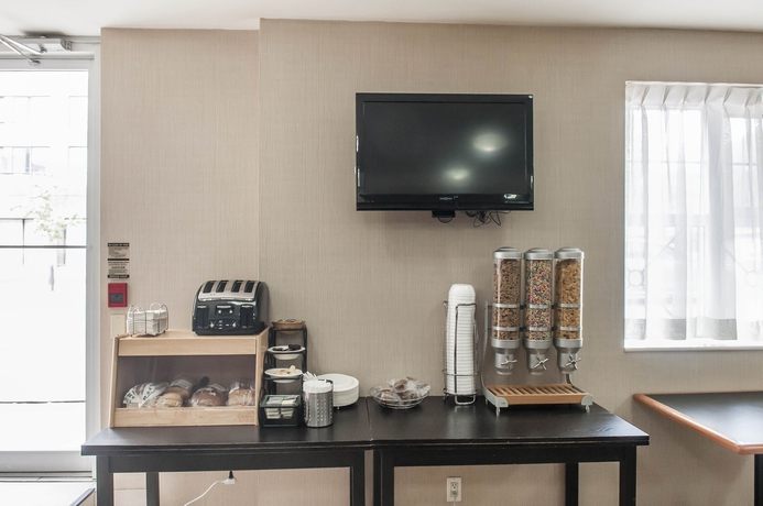 Imagen del bar/restaurante del Hotel Econolodge Downtown Toronto. Foto 5