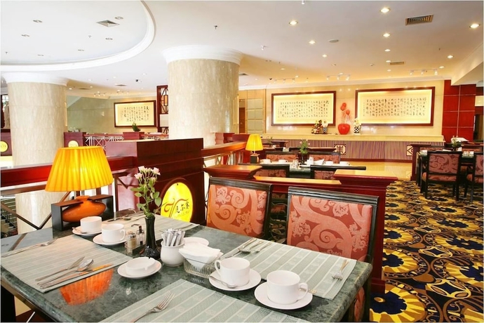Imagen del bar/restaurante del Hotel Economic Trade. Foto 5