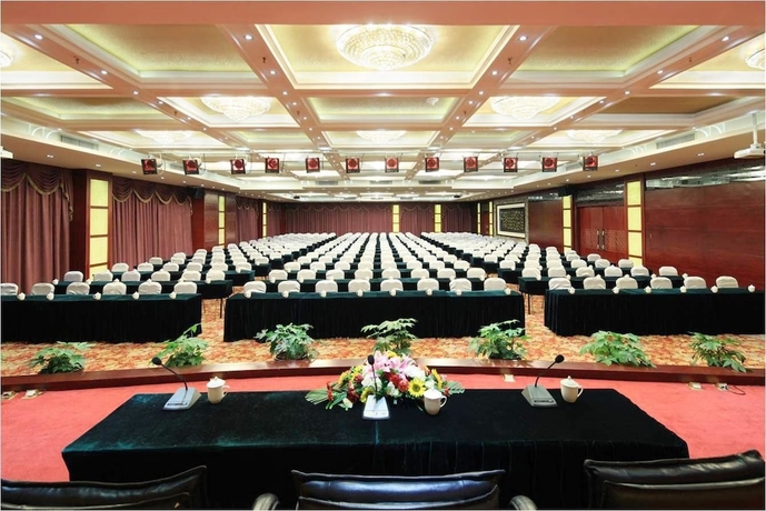 Imagen de los interiores del Hotel Economic Trade. Foto 12