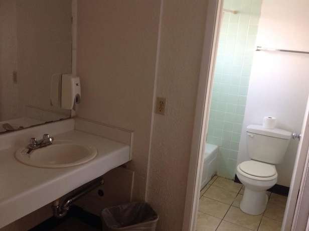 Imagen de la habitación del Hotel Economy Inn And Suites, Tulsa . Foto 7