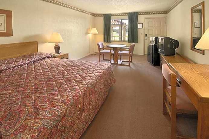 Imagen de la habitación del Hotel Economy Inn And Suites, Tulsa . Foto 9