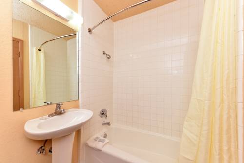 Imagen de la habitación del Hotel Economy Inn Ardmore. Foto 8