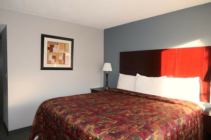 Imagen de la habitación del Hotel Economy Inn Auburn. Foto 8