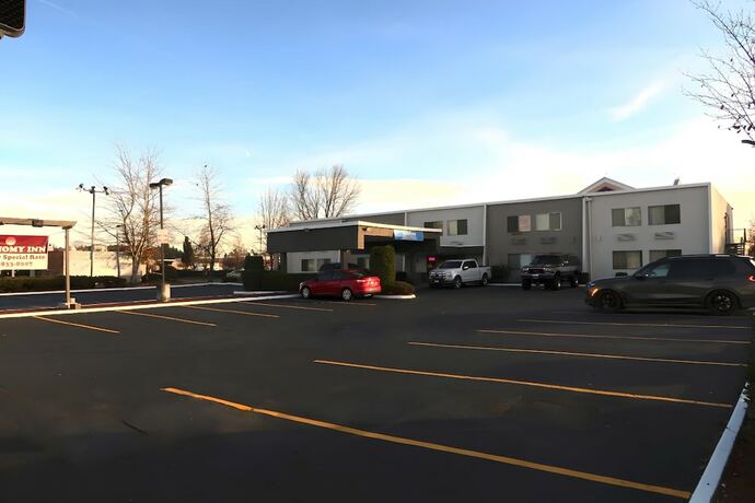 Imagen general del Hotel Economy Inn Auburn. Foto 5