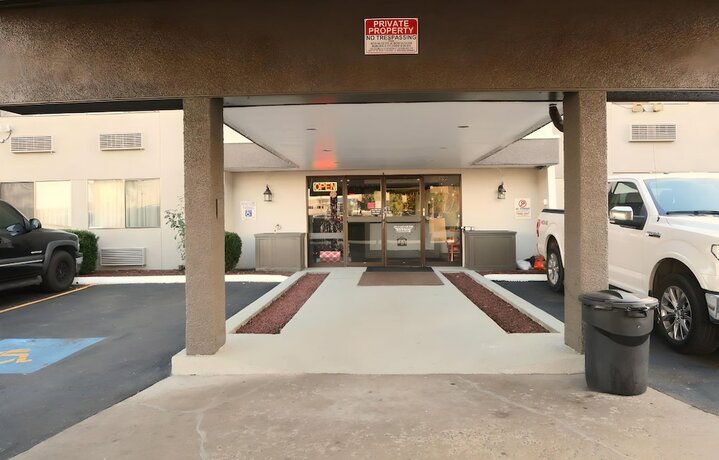 Imagen general del Hotel Economy Inn Auburn. Foto 6
