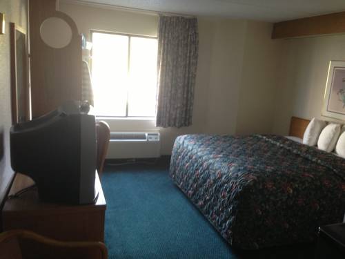 Imagen de la habitación del Hotel Economy Inn Brunswick. Foto 5