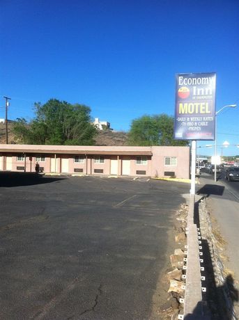 Imagen de los interiores del Hotel Economy Inn, Farmington. Foto 10