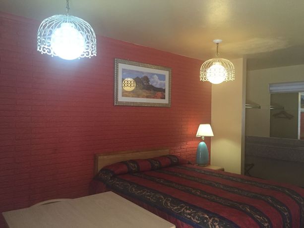 Imagen de la habitación del Hotel Economy Inn, Farmington. Foto 4