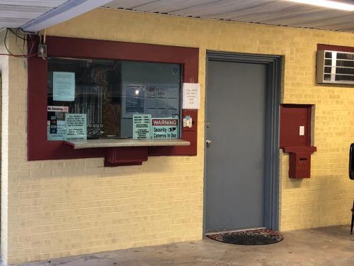 Imagen general del Hotel Economy Inn, Gonzales. Foto 5