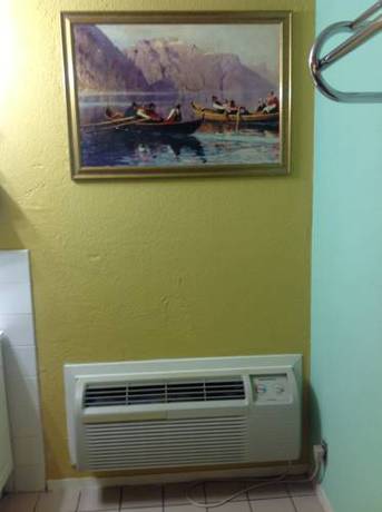 Imagen de la habitación del Hotel Economy Inn - Granite City. Foto 5