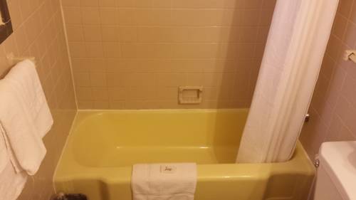 Imagen de la habitación del Hotel Economy Inn - Granite City. Foto 15