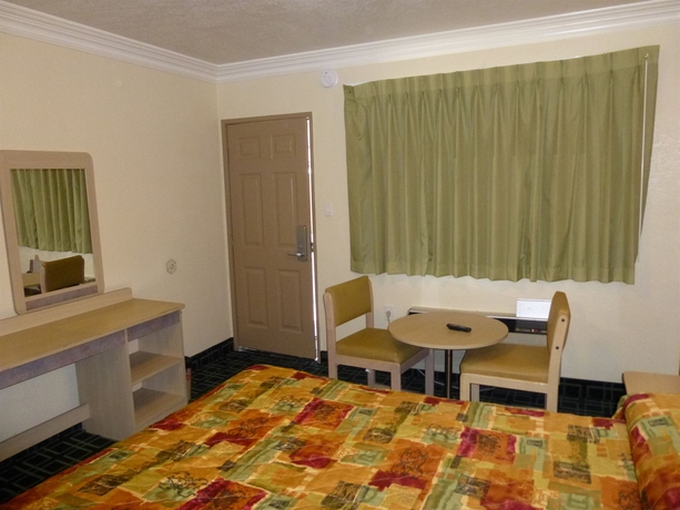 Imagen de la habitación del Hotel Economy Inn Hollywood. Foto 7