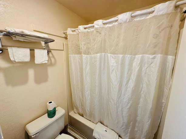 Imagen de la habitación del Hotel Economy Inn, Houma. Foto 6