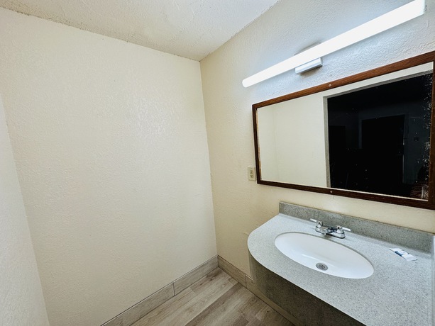 Imagen de la habitación del Hotel Economy Inn, Houma. Foto 7