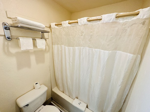 Imagen de la habitación del Hotel Economy Inn, Houma. Foto 10