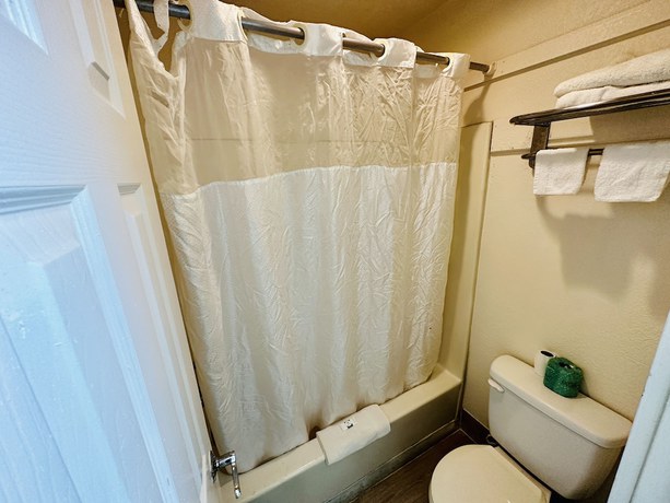 Imagen de la habitación del Hotel Economy Inn, Houma. Foto 12