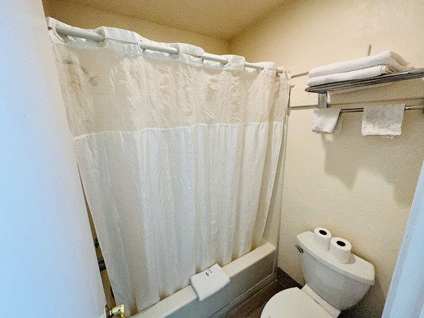 Imagen de la habitación del Hotel Economy Inn, Houma. Foto 16