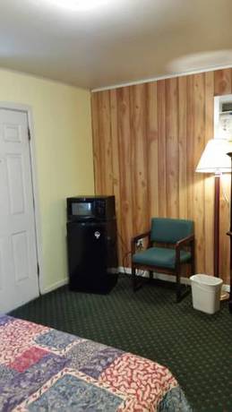 Imagen de la habitación del Hotel Economy Inn Kingsville. Foto 1