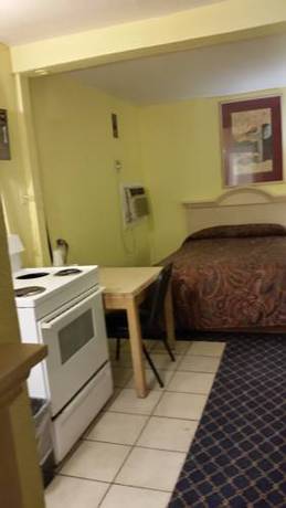 Imagen de la habitación del Hotel Economy Inn Kingsville. Foto 4