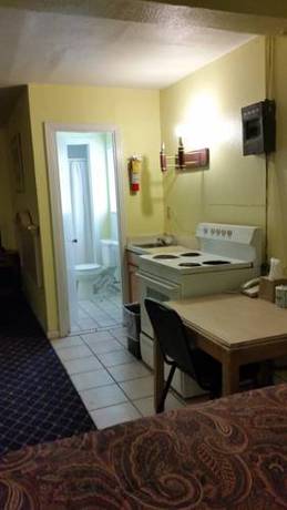 Imagen de la habitación del Hotel Economy Inn Kingsville. Foto 6