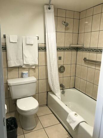 Imagen de la habitación del Hotel Economy Inn LAX. Foto 14
