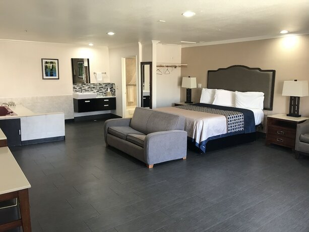 Imagen de la habitación del Hotel Economy Inn LAX. Foto 15