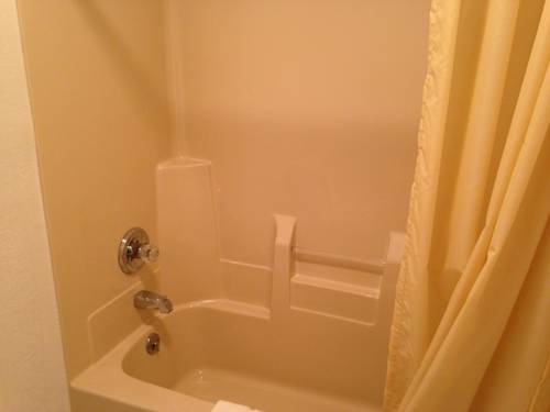 Imagen de la habitación del Hotel Economy Inn Lafayette. Foto 5