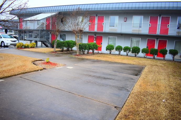Imagen de los exteriores del Hotel Economy Inn Little Rock. Foto 17