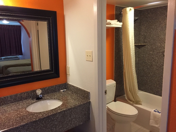 Imagen de la habitación del Hotel Economy Inn, Livingston. Foto 5