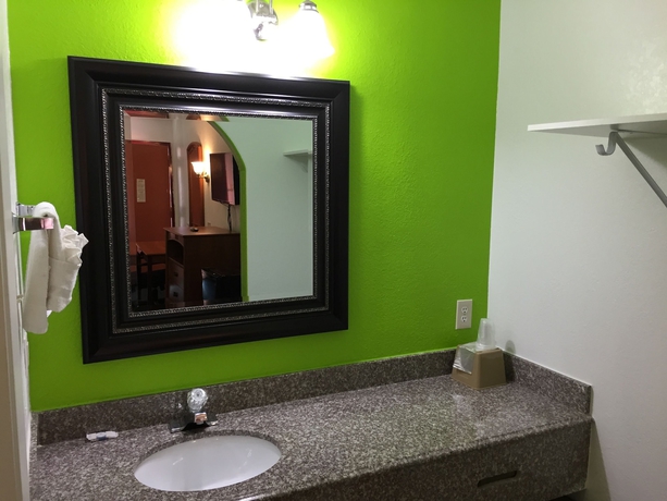 Imagen de la habitación del Hotel Economy Inn, Livingston. Foto 8