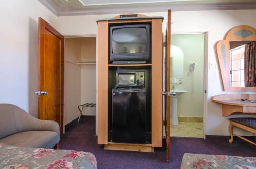 Imagen de la habitación del Hotel Economy Inn, Los Banos. Foto 3