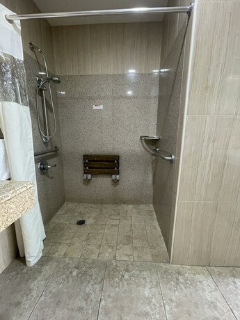 Imagen de la habitación del Hotel Economy Inn, Lynwood. Foto 15