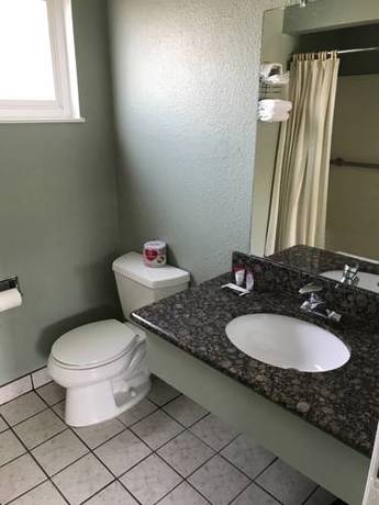 Imagen de la habitación del Hotel Economy Inn, Modesto. Foto 3