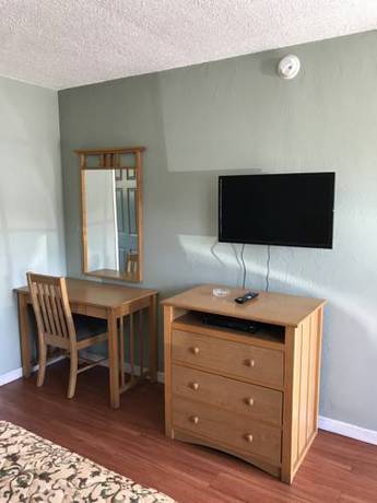 Imagen de la habitación del Hotel Economy Inn, Modesto. Foto 15
