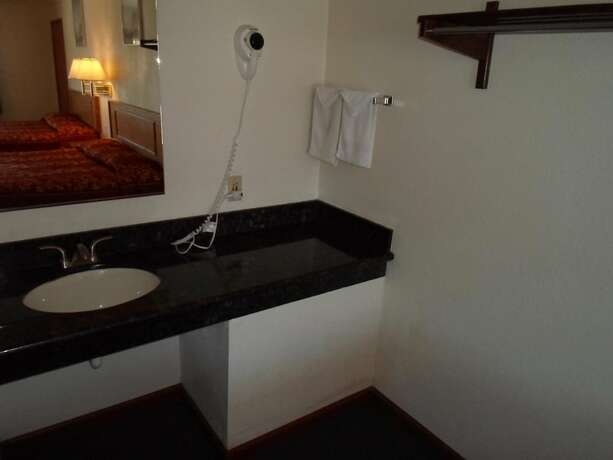 Imagen general del Hotel Economy Inn Morgan Hill. Foto 14