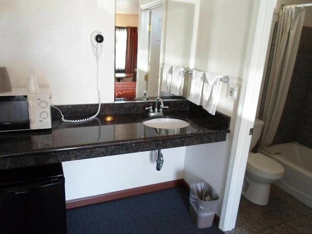 Imagen general del Hotel Economy Inn Morgan Hill. Foto 17