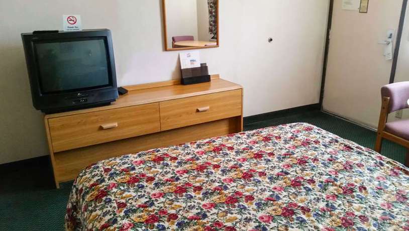 Imagen de la habitación del Hotel Economy Inn Motel Sylmar. Foto 5