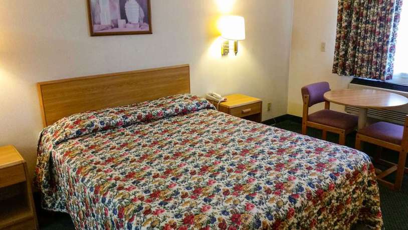 Imagen de la habitación del Hotel Economy Inn Motel Sylmar. Foto 8