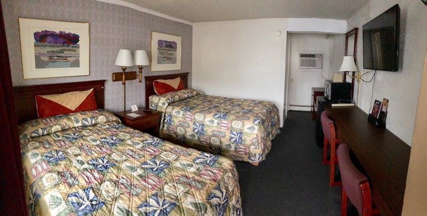 Imagen de la habitación del Hotel Economy Inn Of Bloomington. Foto 3