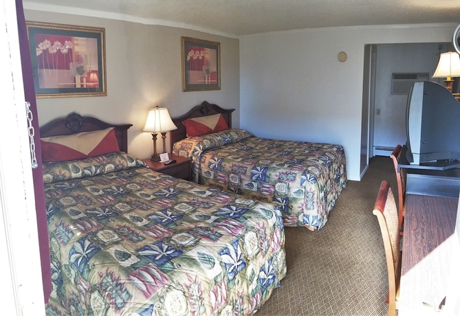 Imagen de la habitación del Hotel Economy Inn Of Bloomington. Foto 8