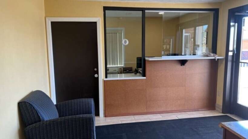 Imagen general del Hotel Economy Inn - Pittsburgh Airport. Foto 2